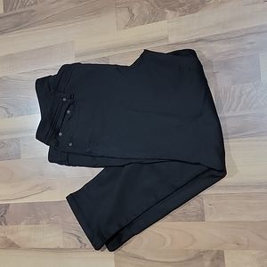 NWOT LUXE SKINNY JEAN - SATEEN STRETCH BLACK - 18S (C4-13)